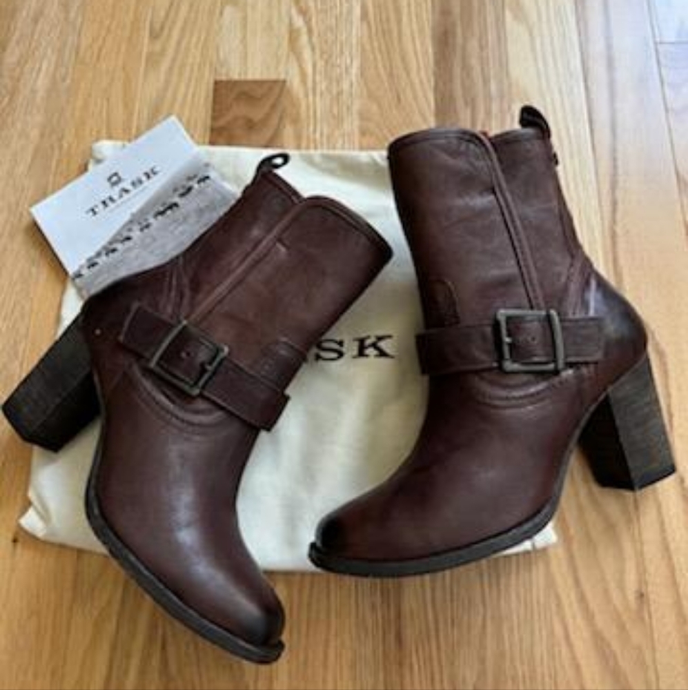 ๐HP๐ฅณ NIB!! Trask Becca Brown Leather Boots - Picture 2 of 9